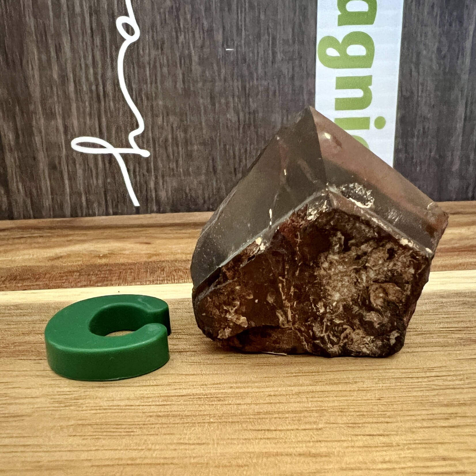 natural red tiger eye polished point, effective against blood disorders, such as anemia, can give physical strength and vitality