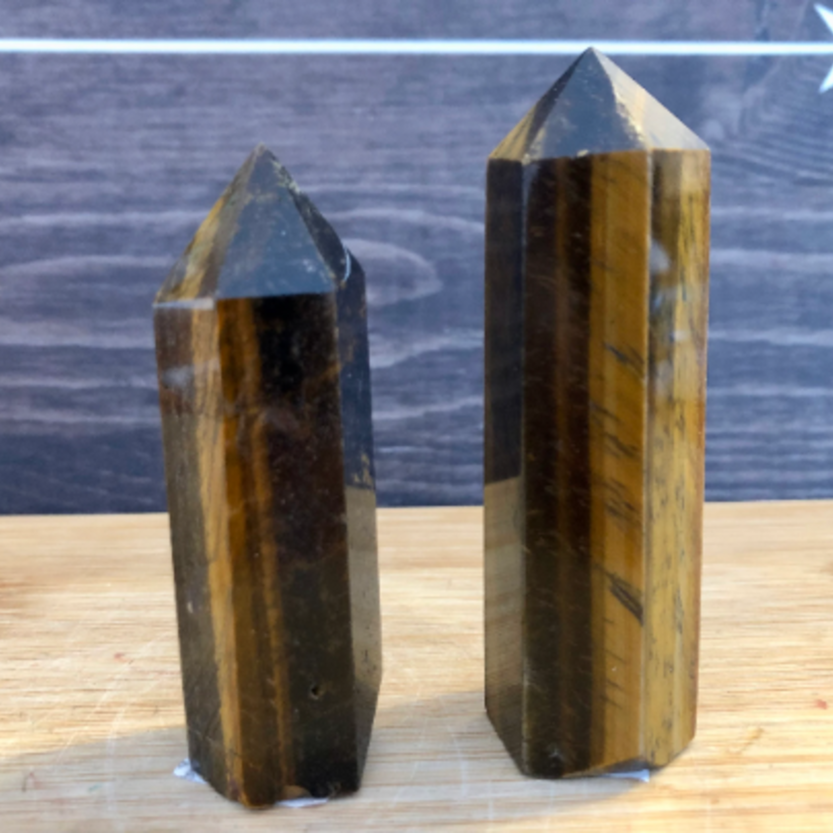 natural tiger's eye tower, stone of protection very appreciated to repel negative energies, protects us against curses