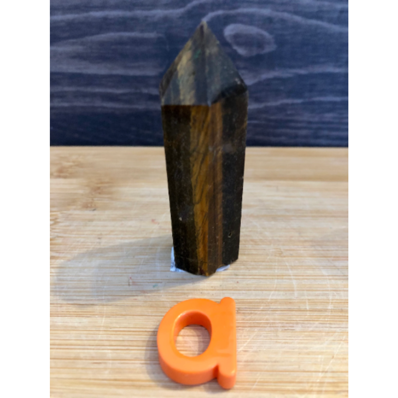 natural tiger's eye tower, stone of protection very appreciated to repel negative energies, protects us against curses