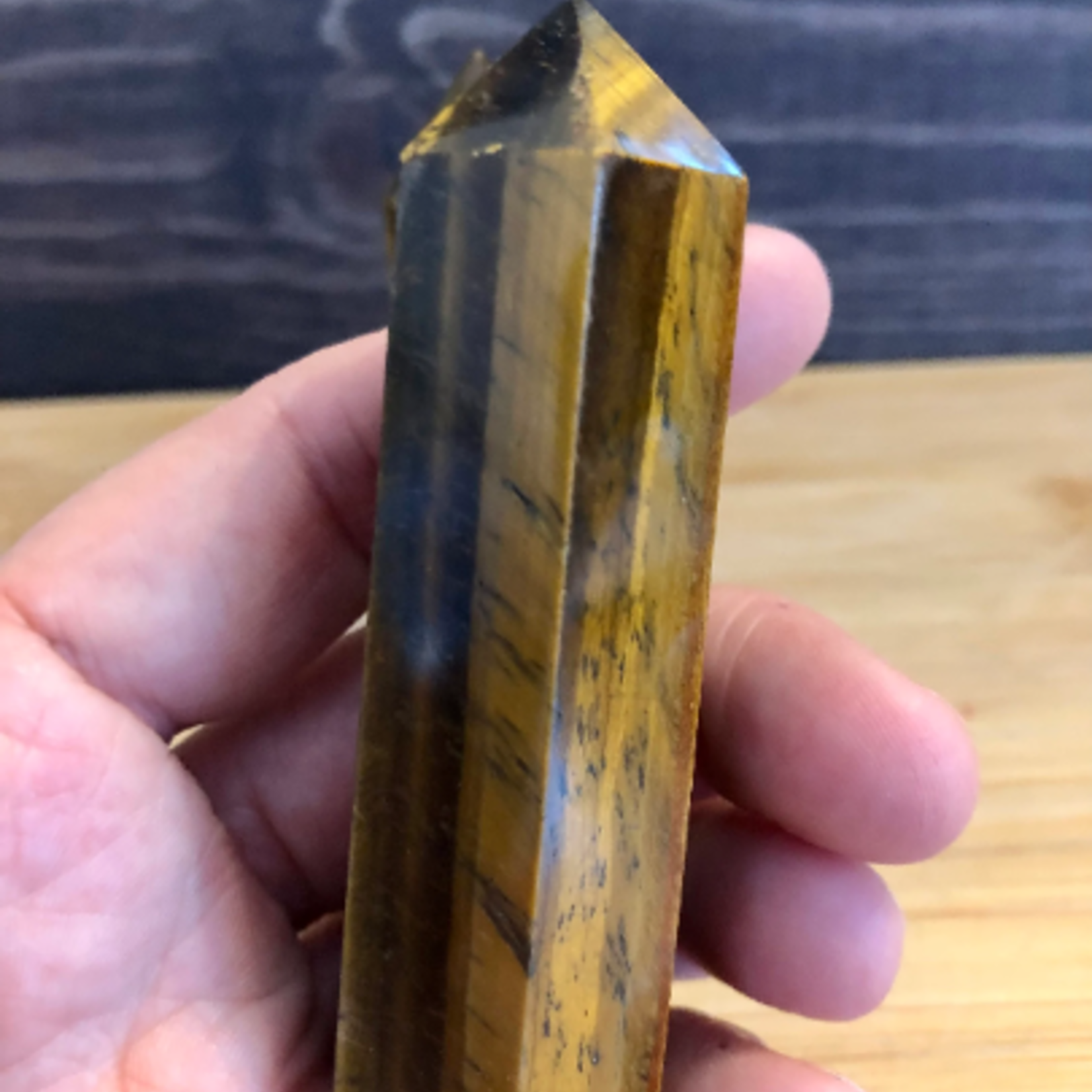 natural tiger's eye tower, stone of protection very appreciated to repel negative energies, protects us against curses
