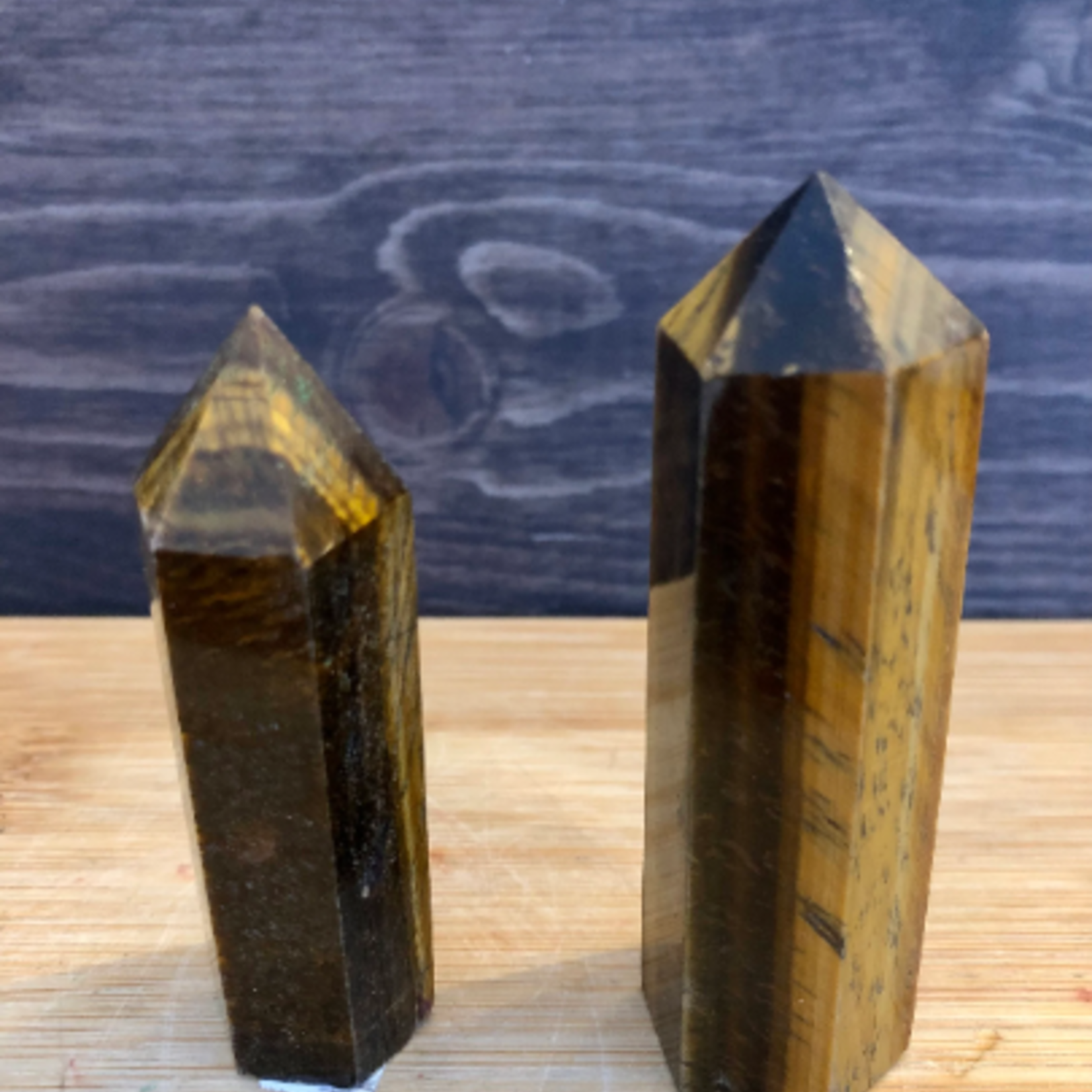 natural tiger's eye tower, stone of protection very appreciated to repel negative energies, protects us against curses