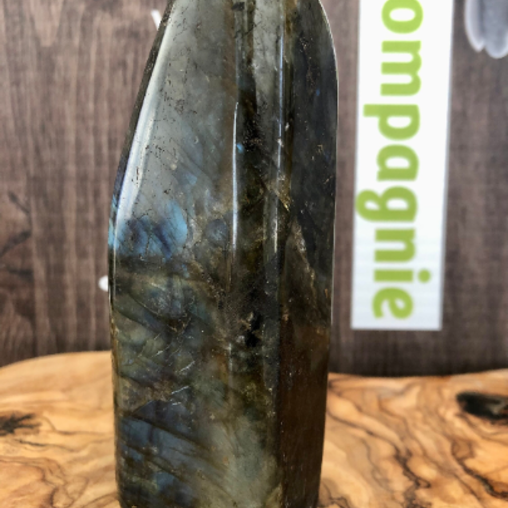 long labradorite free form, banishes fears and insecurities, and strengthens faith in oneself and trust in the universe