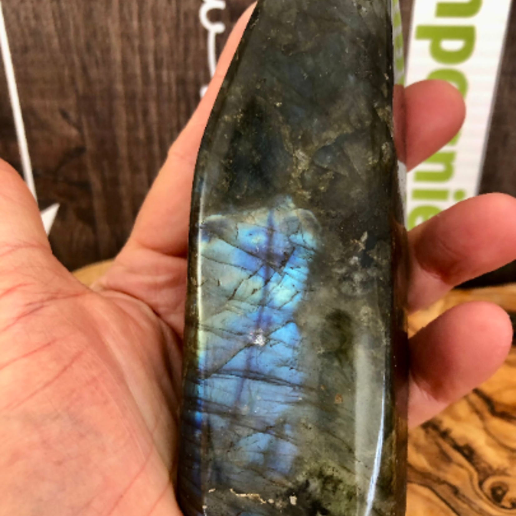 long labradorite free form, banishes fears and insecurities, and strengthens faith in oneself and trust in the universe