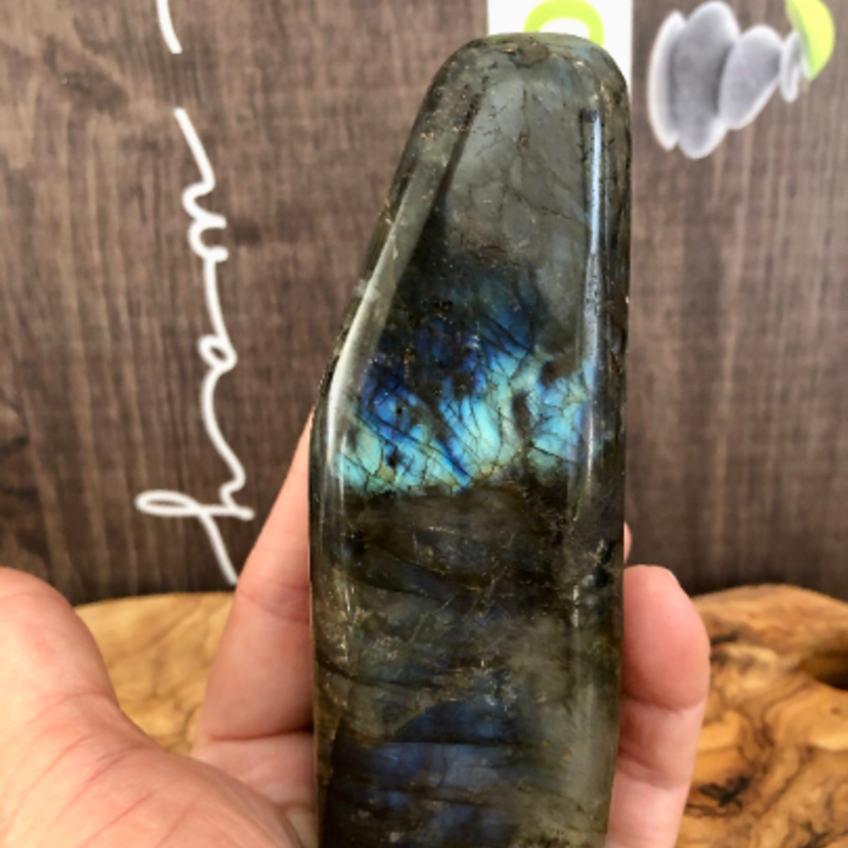 long labradorite free form, banishes fears and insecurities, and strengthens faith in oneself and trust in the universe