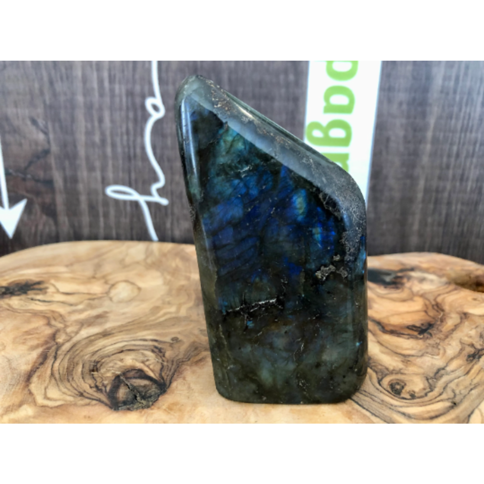 pointed labradorite freeform, brings strength and perseverance, stimulates the imagination and calms an overactive mind