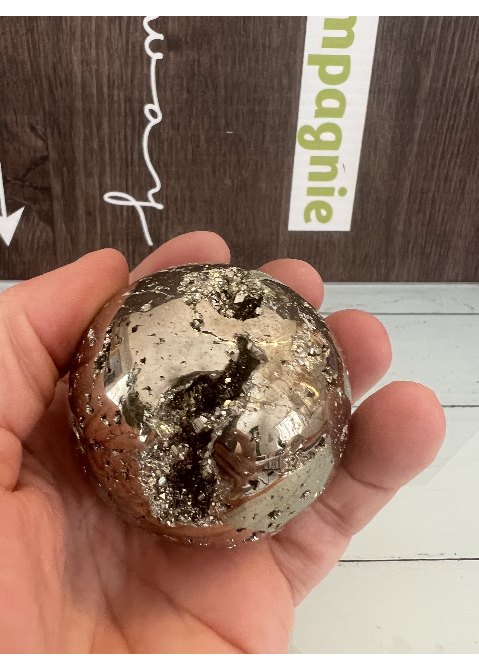 large sphère de pyrite étincelante, apporte force, vitalité, dynamisme et créativité