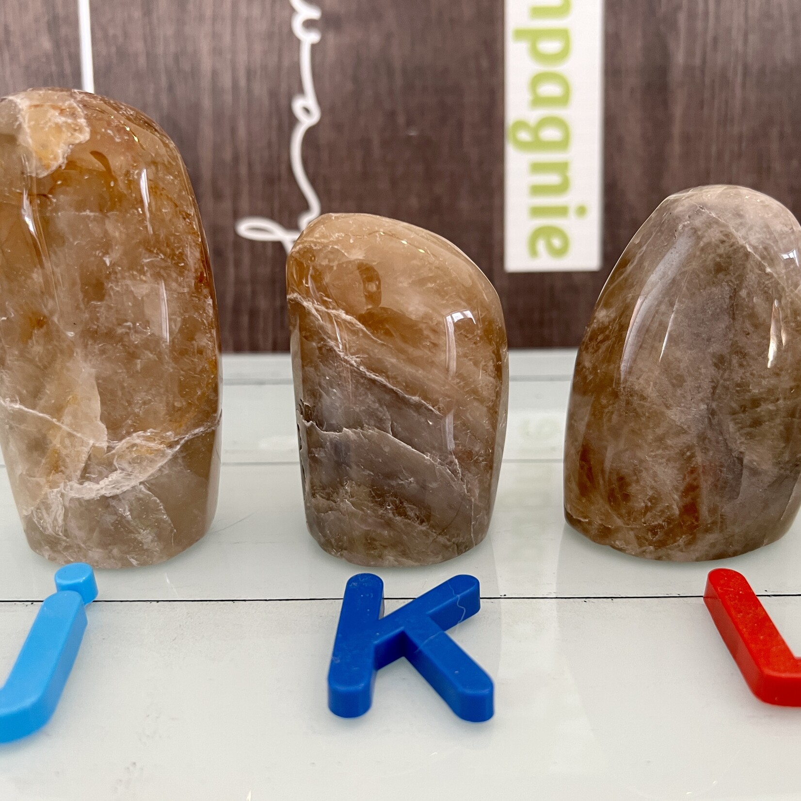 great quality natural citrine palm stone , stone synonymous with money and wealth, brings a good vibration in your home