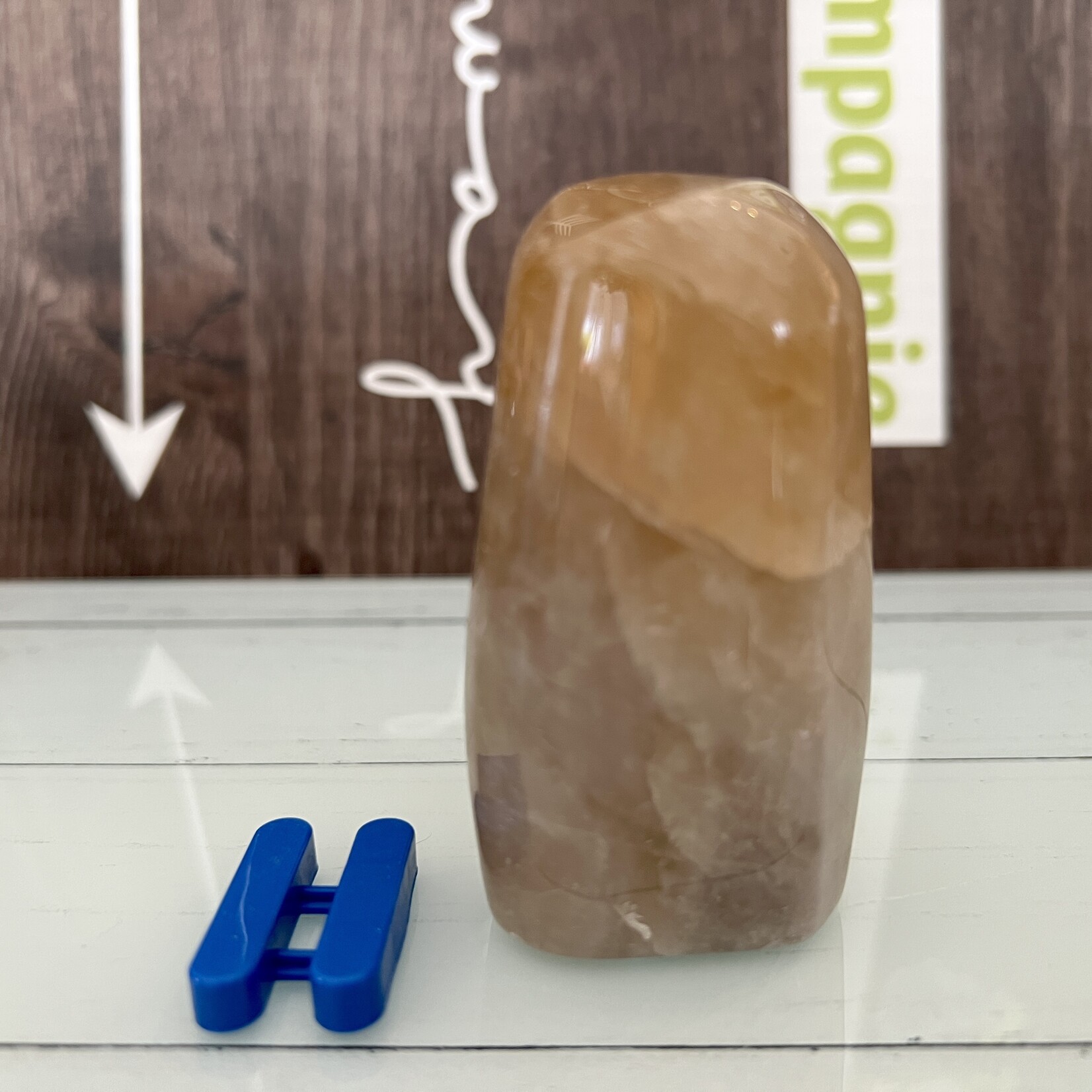 great quality natural citrine palm stone , stone synonymous with money and wealth, brings a good vibration in your home
