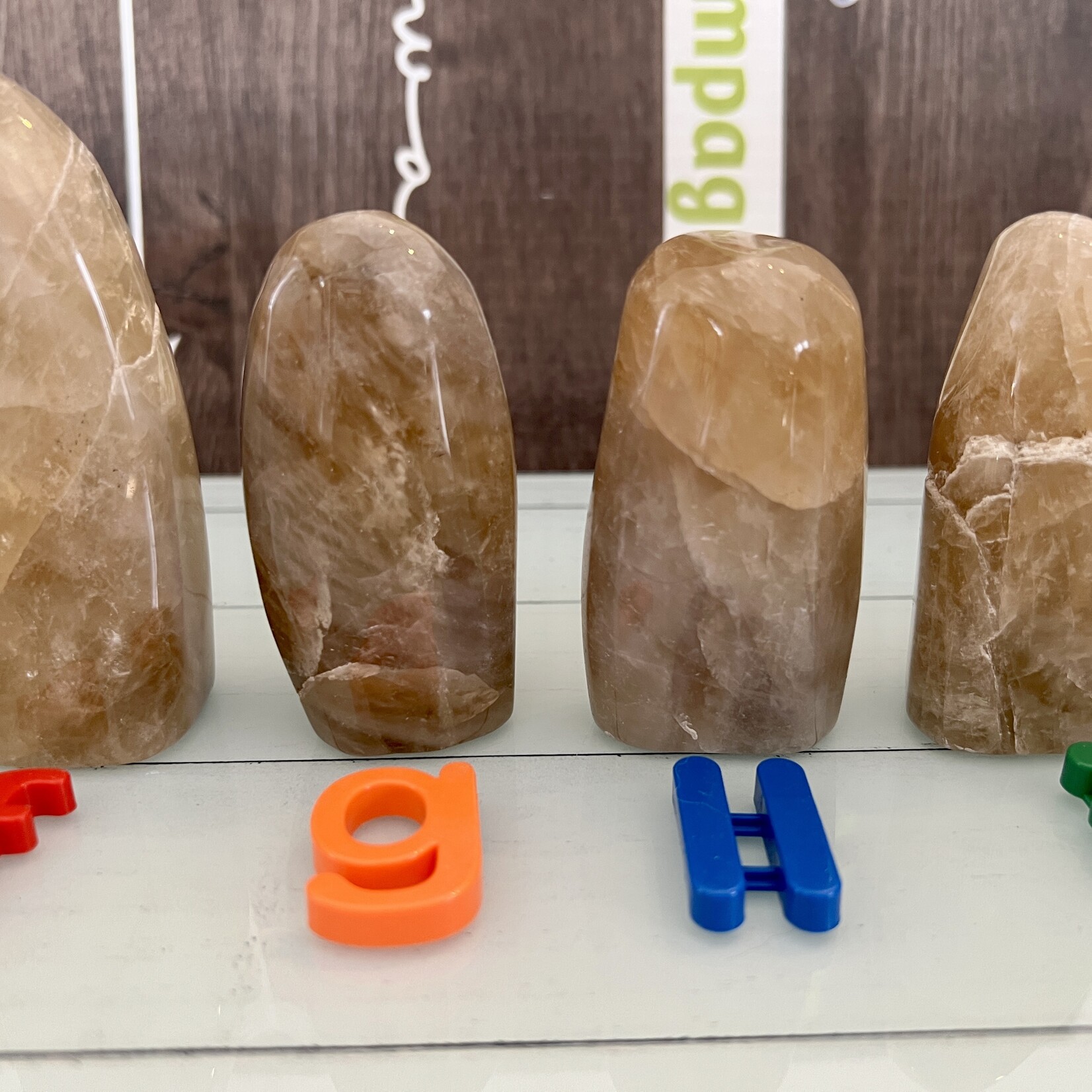 great quality natural citrine palm stone , stone synonymous with money and wealth, brings a good vibration in your home