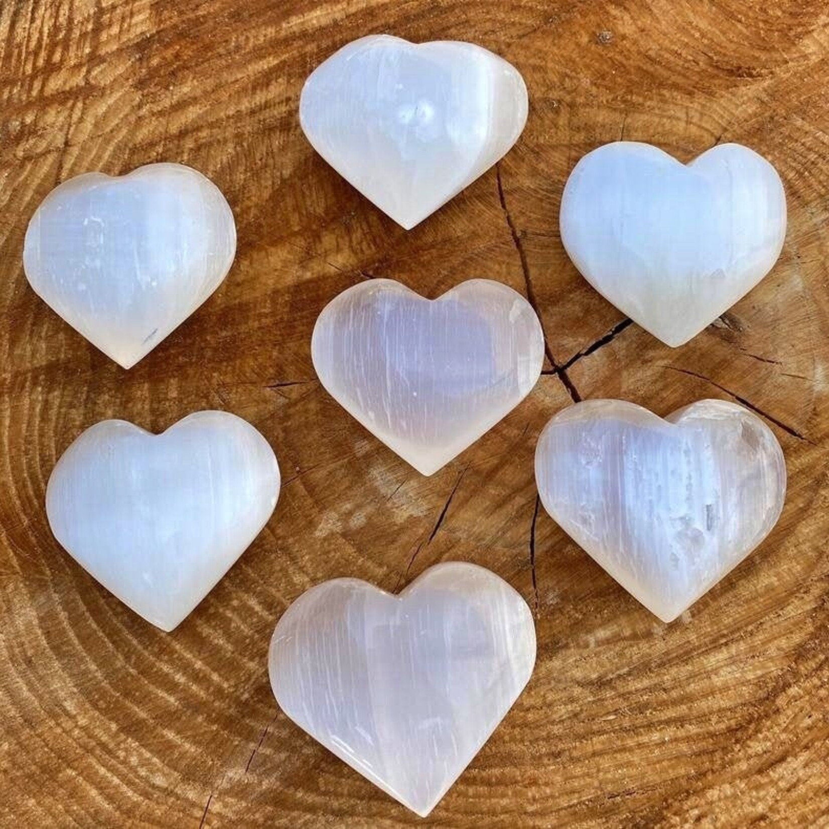 Selenite Hearts & Pebbles – Healing Stones for Energy Balance, Spiritual Protection, and Aura Cleansing