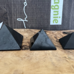 Pyramide de shungite