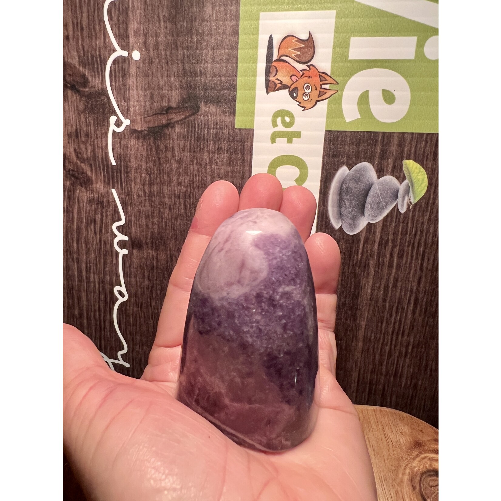 Forme libre de lépidolite violette – Bijou serein qui soulage le stress et calme l'esprit