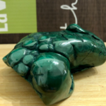 Malachite Libre Unique – Forme de Grenouille & Amplificateur d'Énergie