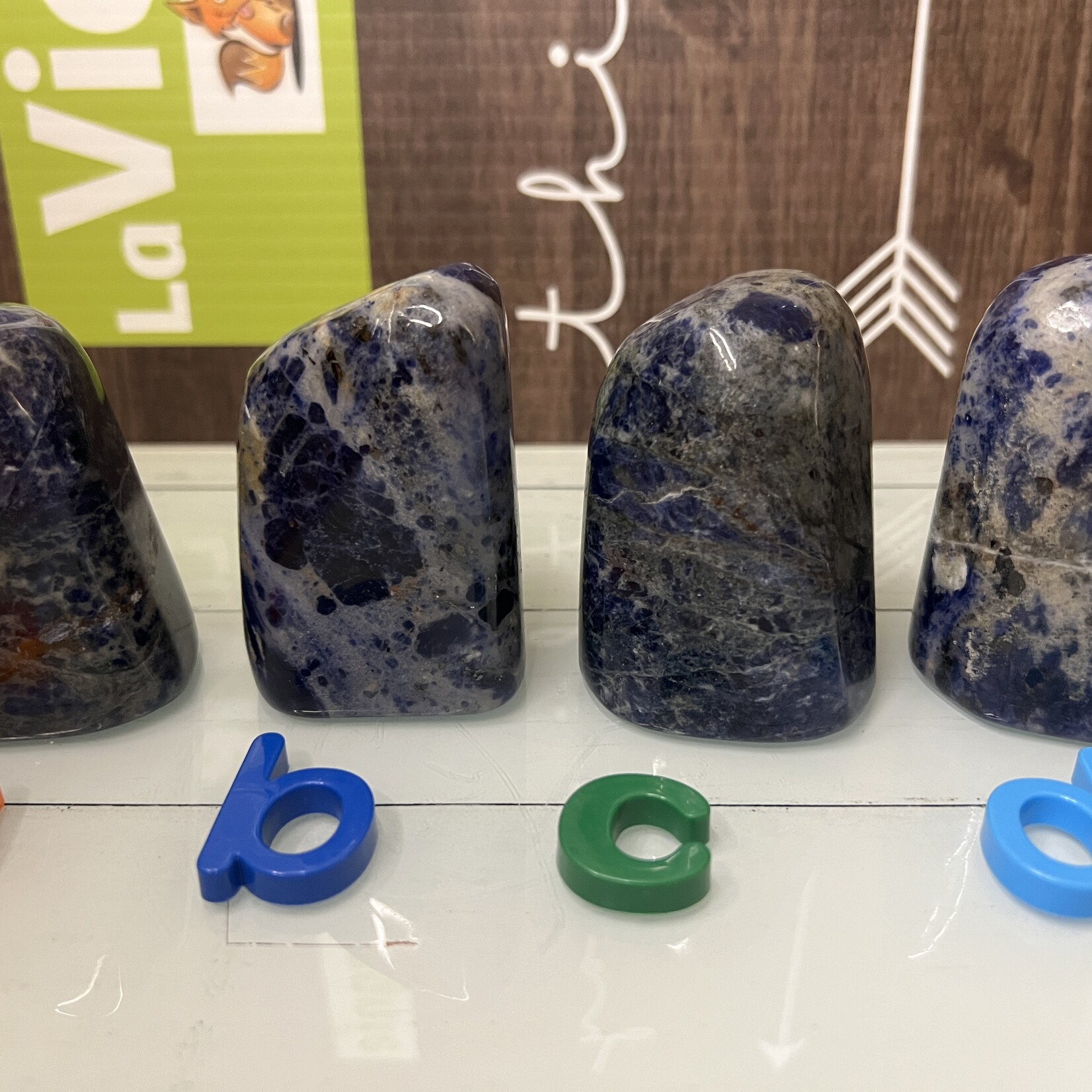Pierre de Sodalite Polie Forme Libre – Renforceur d'Équilibre Émotionnel et d'Intuition