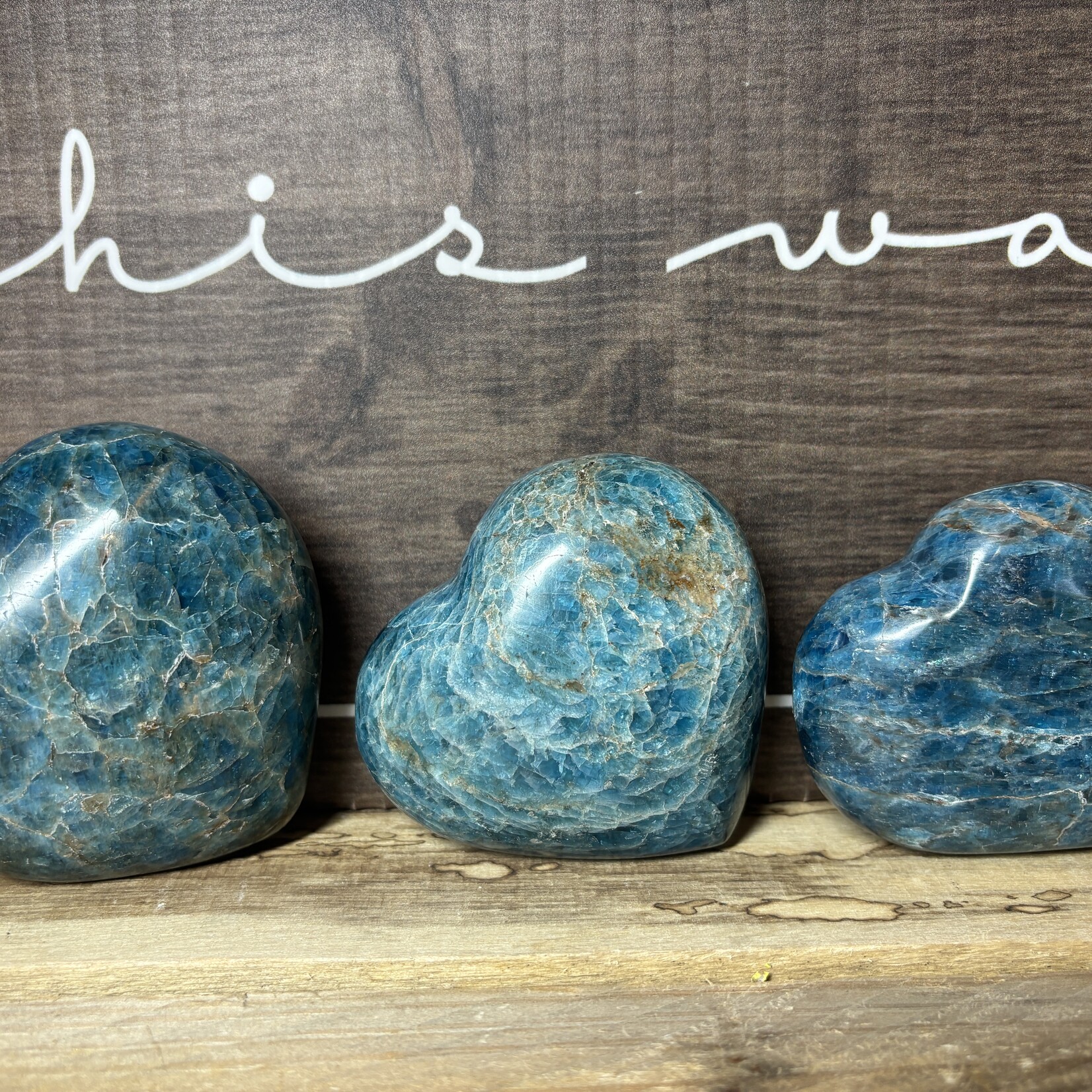 Radiant Blue Apatite Puffy Heart- Enhancing Communication and Self-Expression with Love and Clarity