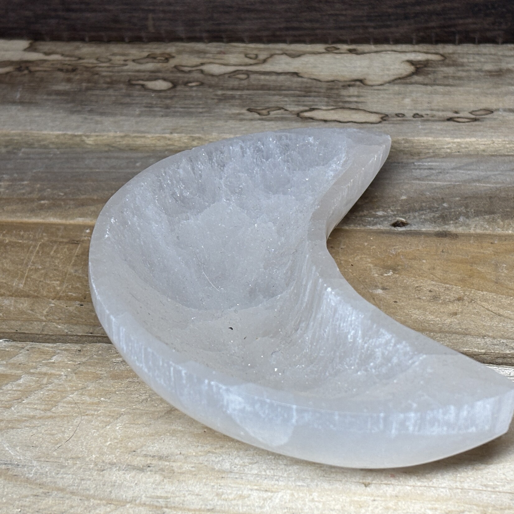 Selenite Bowl – Natural Elegance and Energy Purification