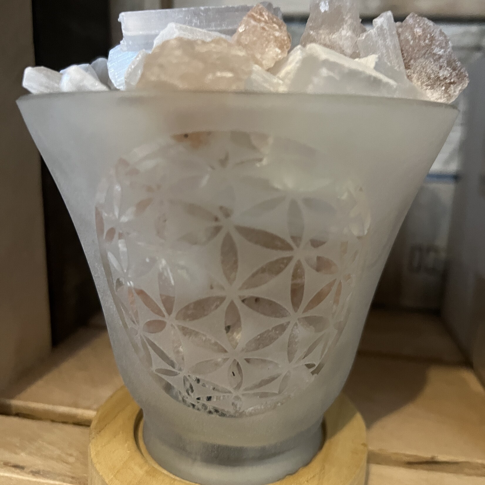 Frosted glass lamp with natural stones