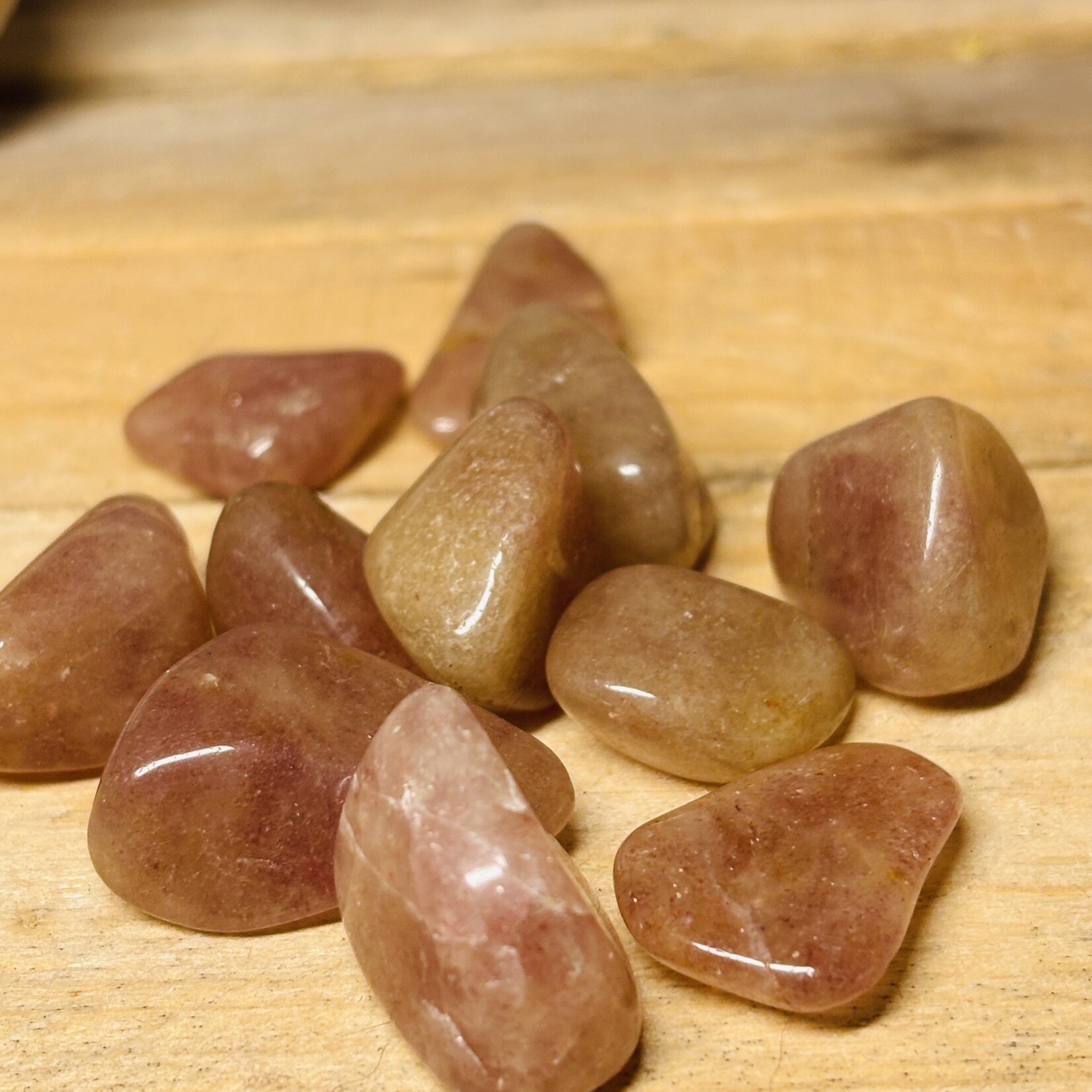 Assortiment de pierres roulées : Jaspe, Quartz, Améthyste, Pyrite, Pierre de Lave, Rubellite, Agate, Jaspe Jaune, Aventurine Rose