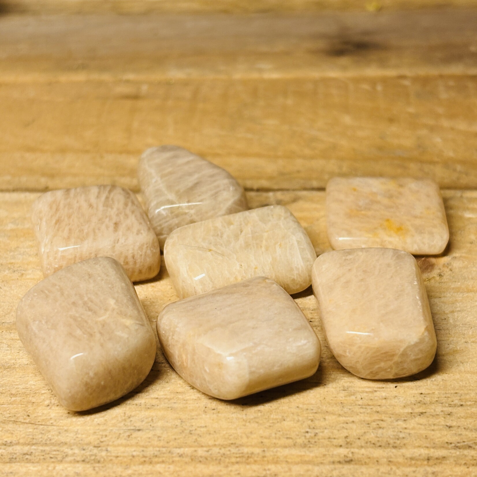 Assortiment de pierres roulées : Oeil de Faucon, Rhodonite, Jaspe Rouge, Onyx Bleue,  Howlite