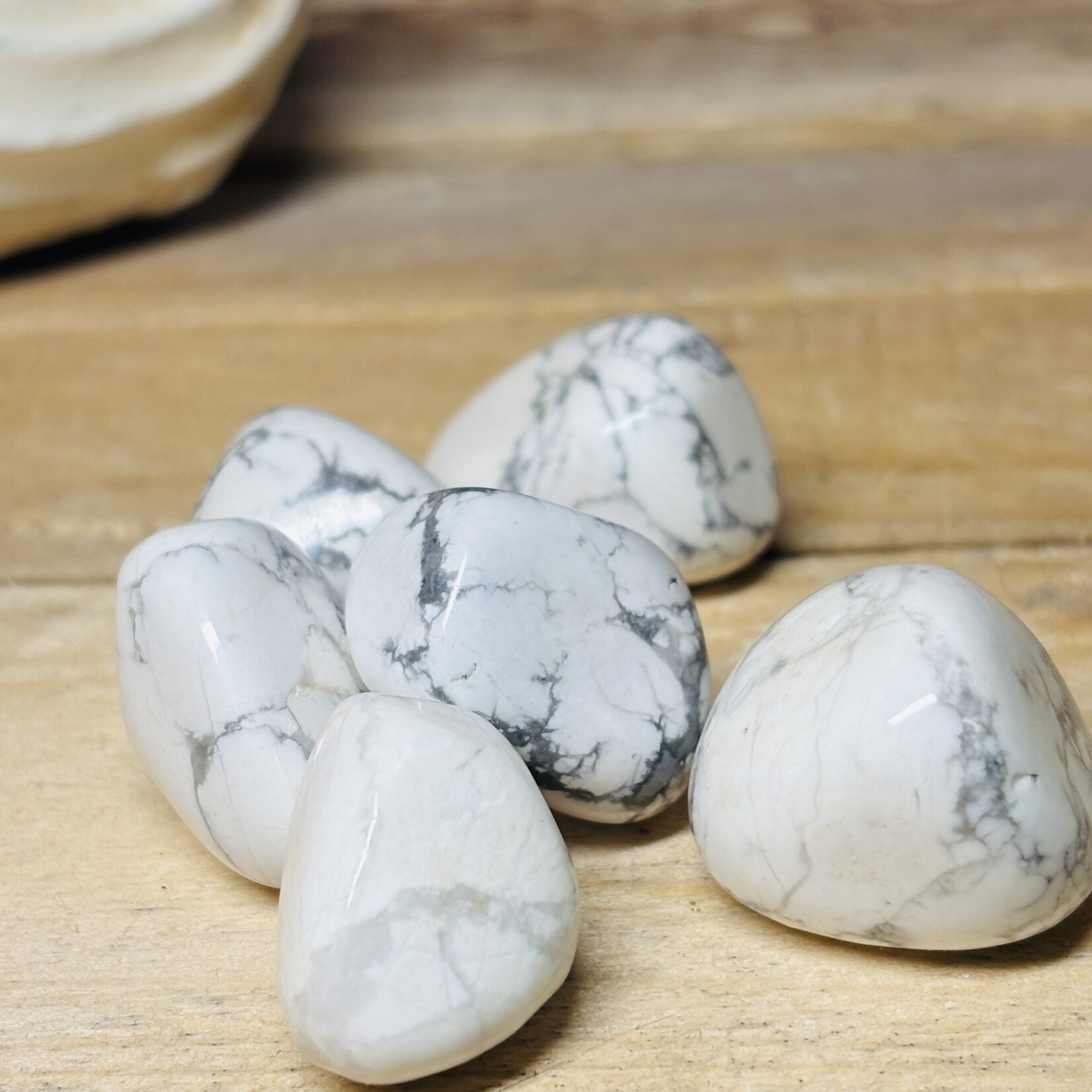 Assortiment de pierres roulées : Oeil de Faucon, Rhodonite, Jaspe Rouge, Onyx Bleue,  Howlite