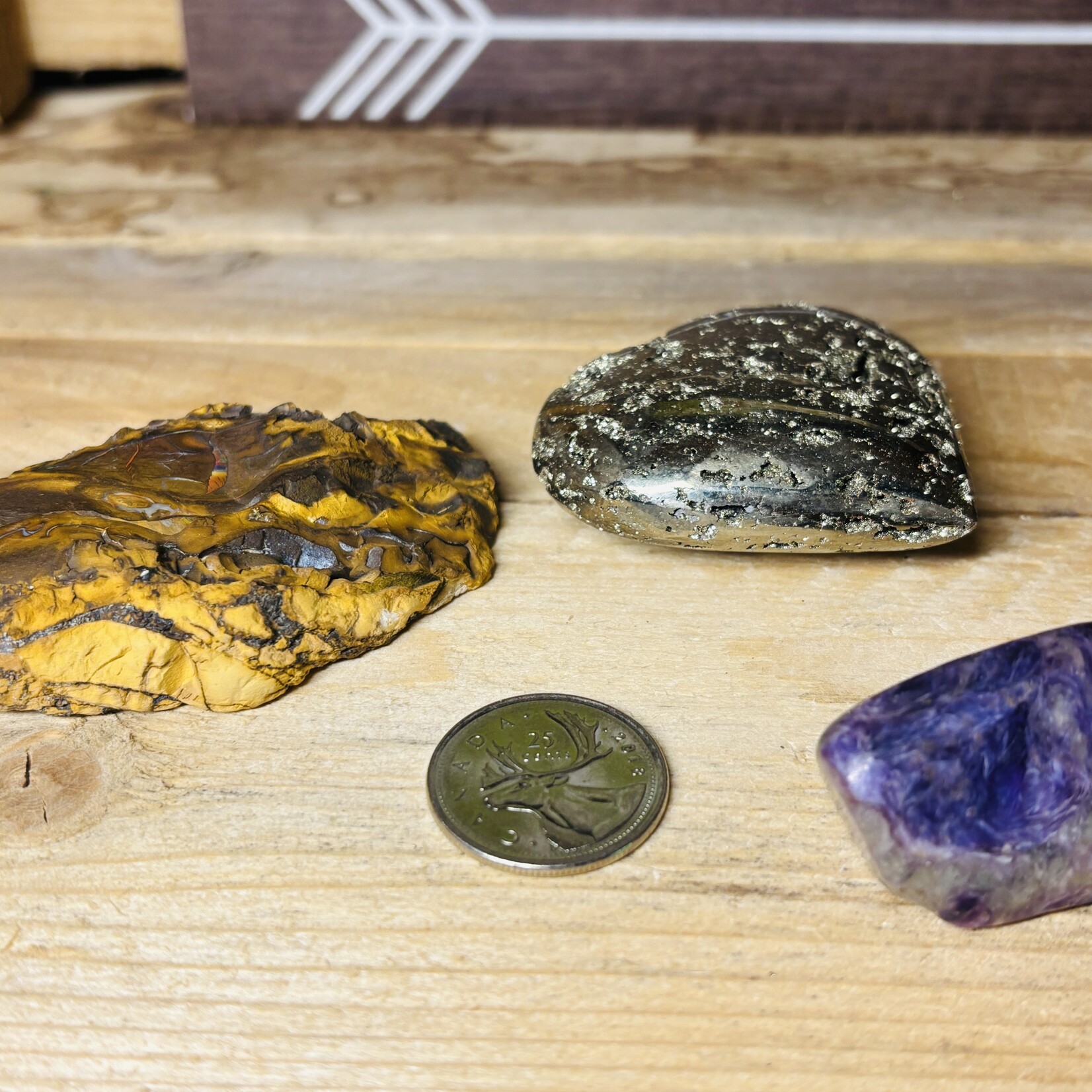 Gift Box – Inner Clarity, Grounding & Love Ritual kits – Boulder Opal, Pyrite, Charoite, Moss Agate, Red Jasper, Howlite, Rose Quartz, Rhodonite