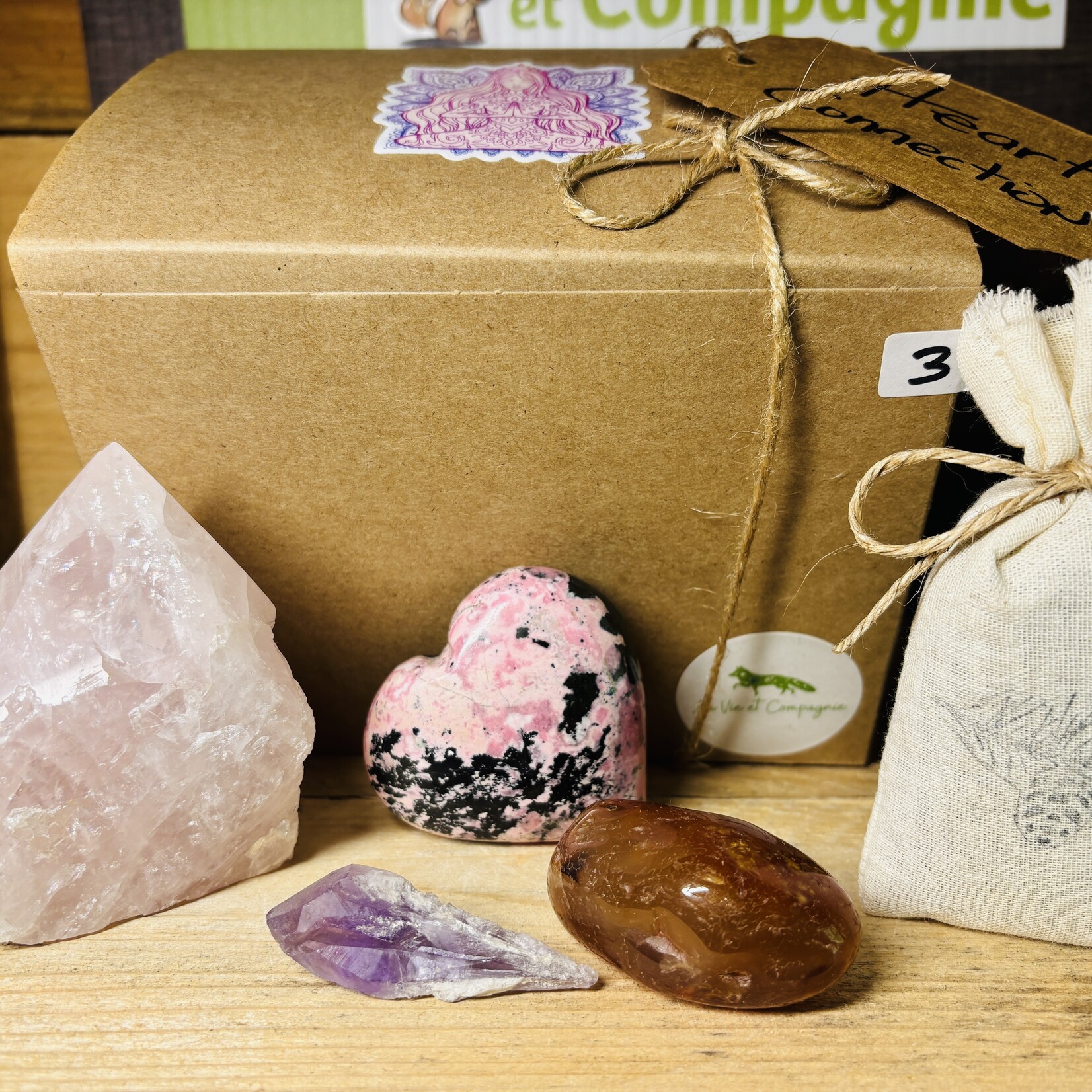 Boîte Cadeau – Kits Clarté Intérieure, Rituel d’Ancrage & d’Amour – Opale Boulder, Pyrite, Charoïte, Agate Mousse, Jaspe Rouge, Howlite, Quartz Rose, Rhodonite