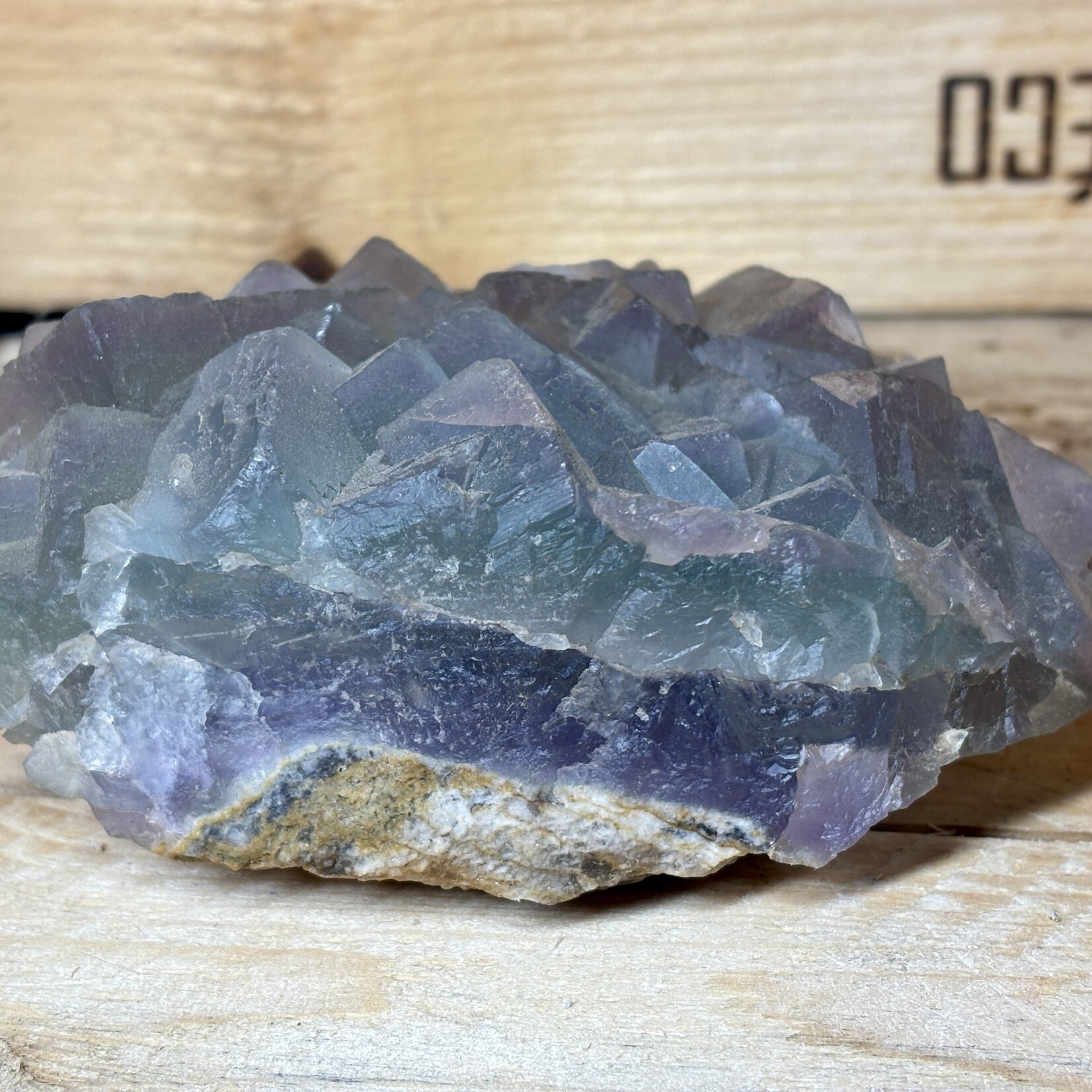 énorme grappe de fluorite verte, grand cristal de fluorite, utile pour le bien-être général, Fluorite vert profond, Fluorite brute