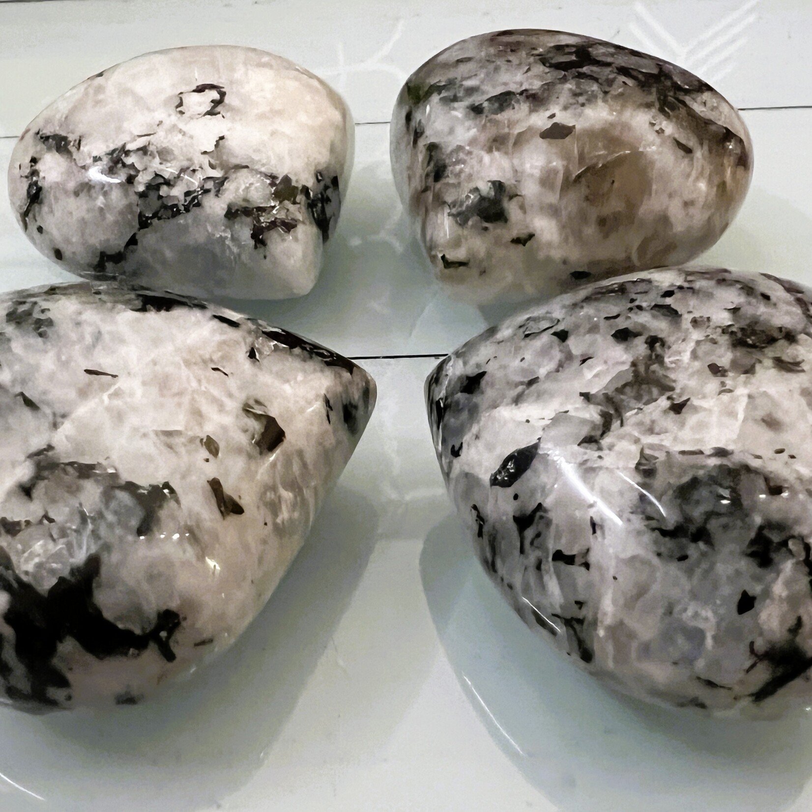 Cœur Pierre de Lune Arc-en-Ciel - Symbole de Pouvoir Féminin