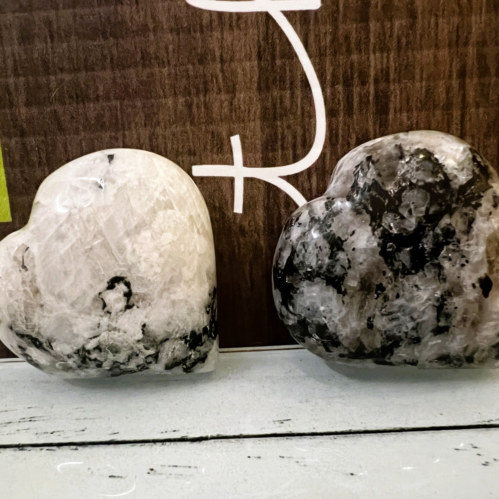 Cœur Pierre de Lune Arc-en-Ciel - Symbole de Pouvoir Féminin