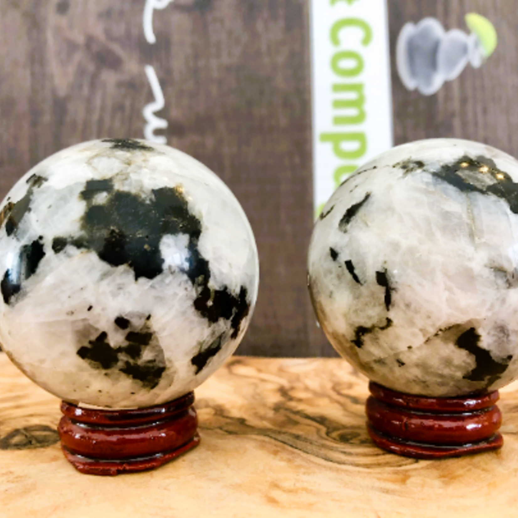 Sphère pierre de lune arc-en-ciel - Symbole de Pouvoir Féminin