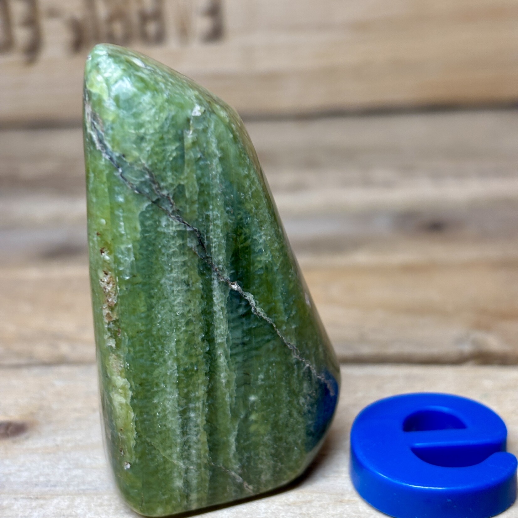 Tremolite Forme Libre – Cristal Naturel Poli – Spécimen Minéral Rare – Pièce Unique