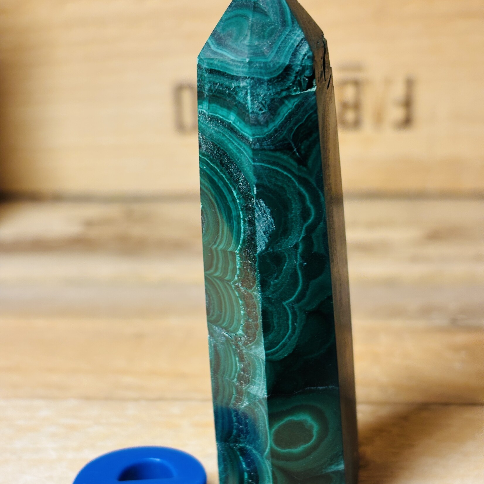 Grande Tour de Malachite – Pierre d'Énergie Naturelle et de Guérison Émotionnelle