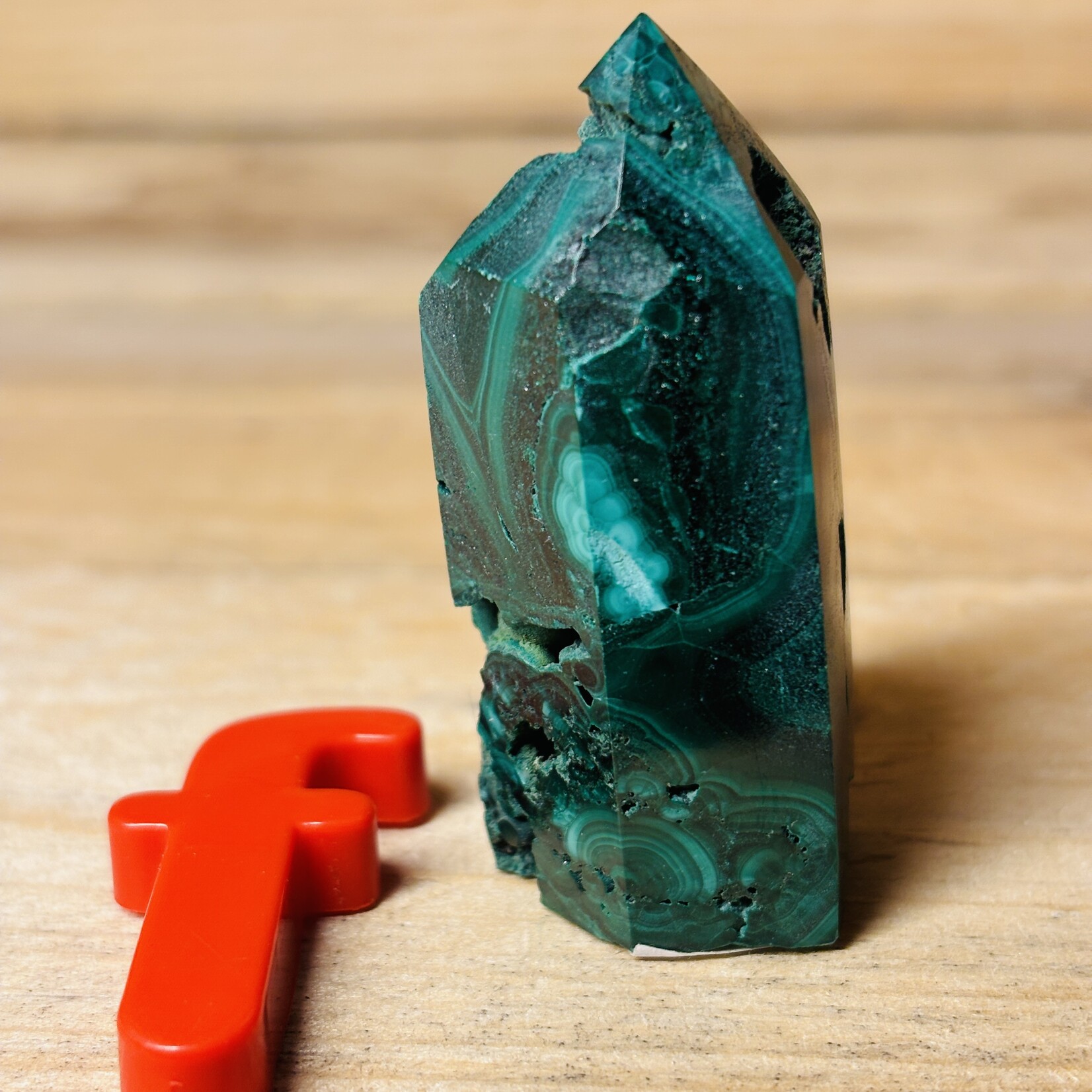 Grande Tour de Malachite – Pierre d'Énergie Naturelle et de Guérison Émotionnelle