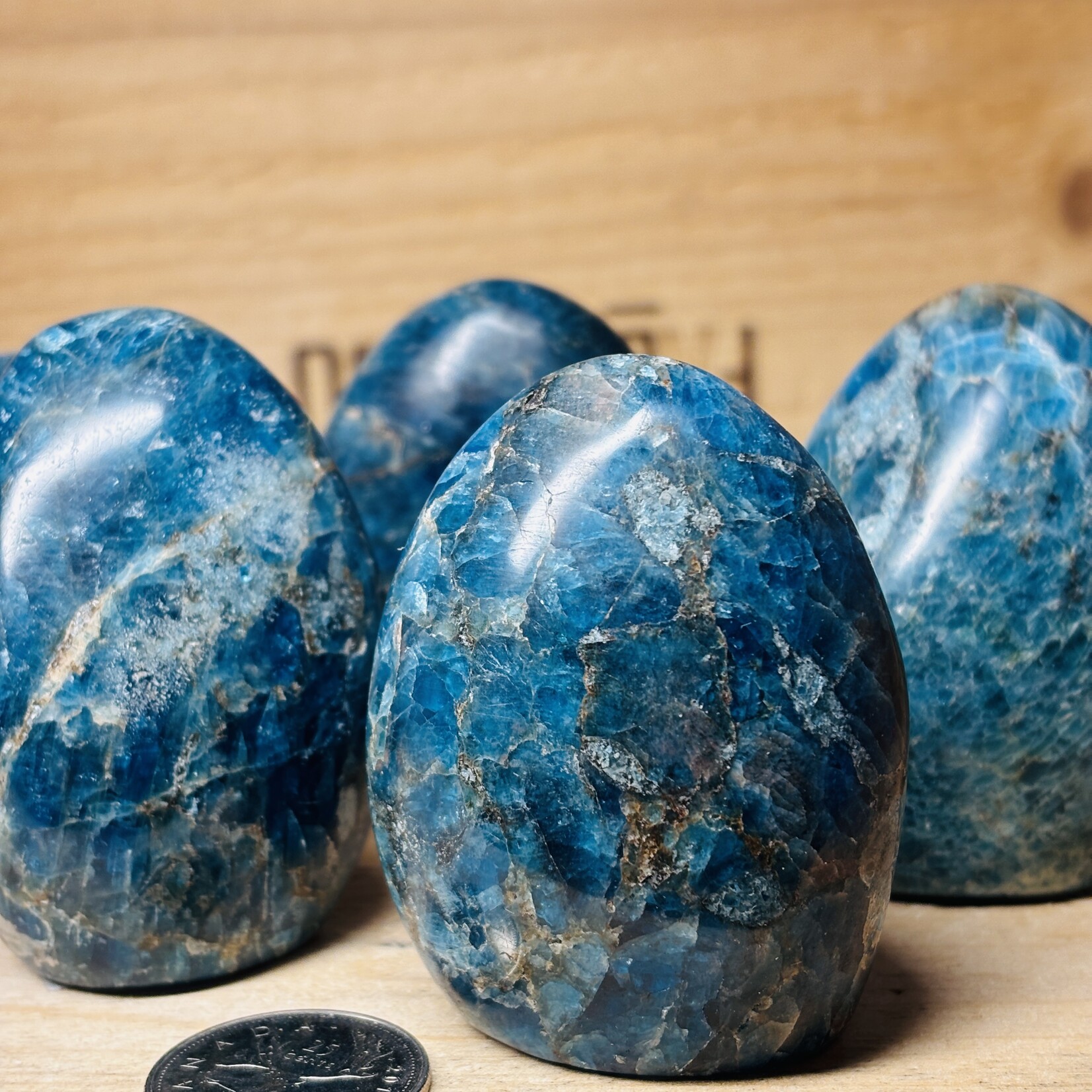 Apatite Bleue Radieuse freeForm Bombé- Améliorant la Communication et l'Auto-Expression avec Amour et Clarté - Copy