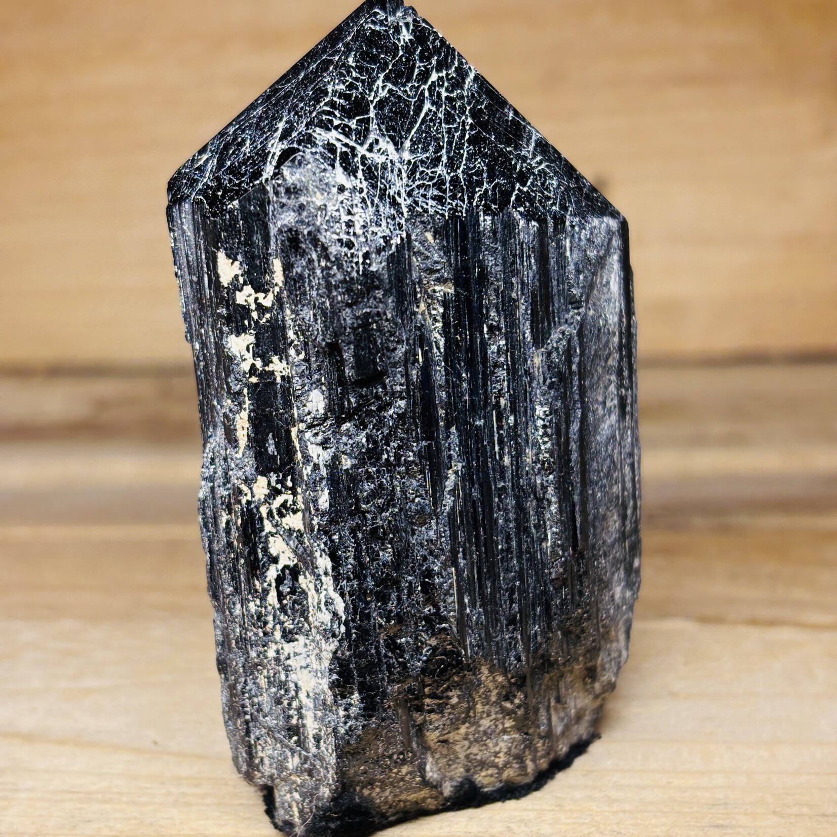 Tourmaline Noire Brute – Cristal Protecteur – Ancrage & Bouclier Énergétique