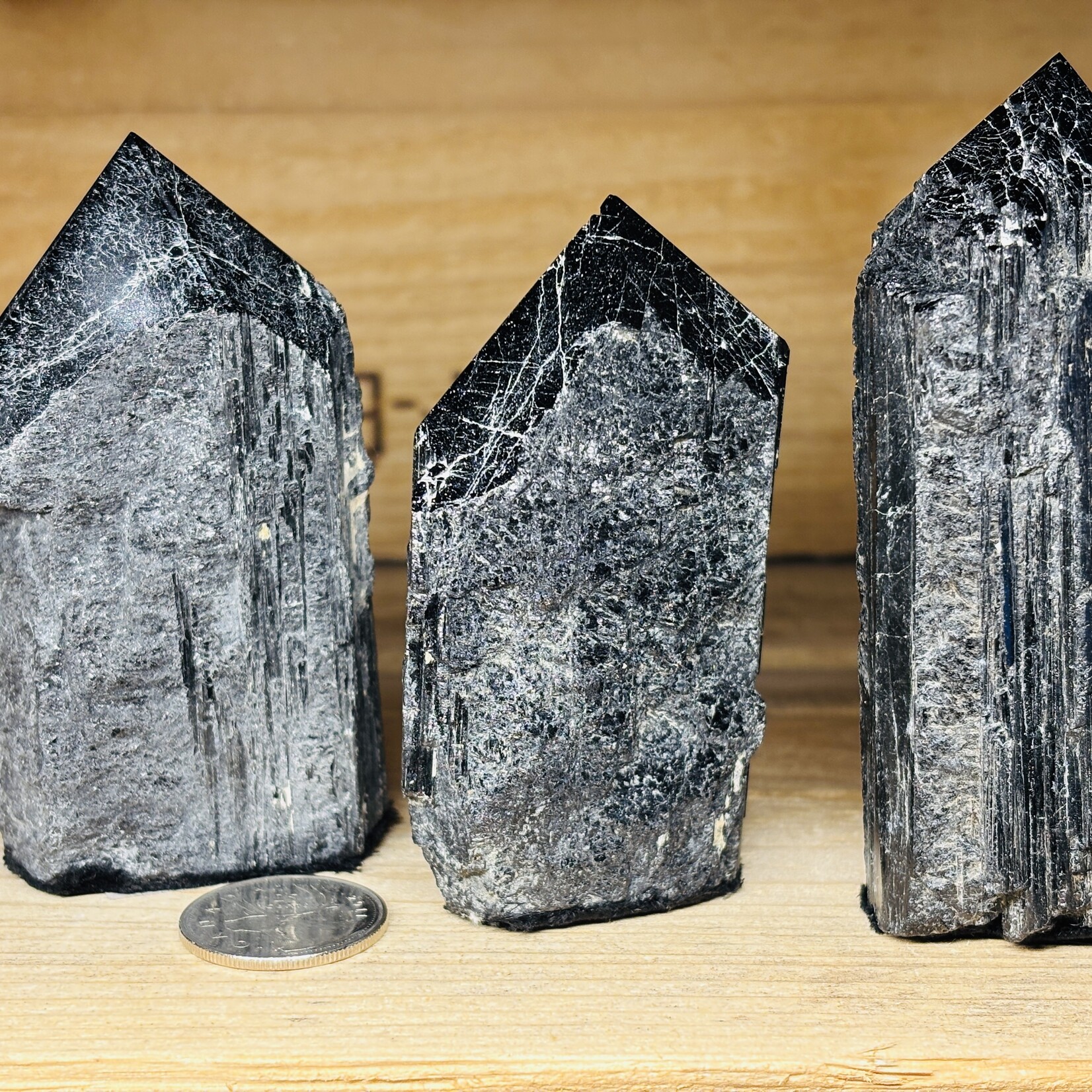 Tourmaline Noire Brute – Cristal Protecteur – Ancrage & Bouclier Énergétique