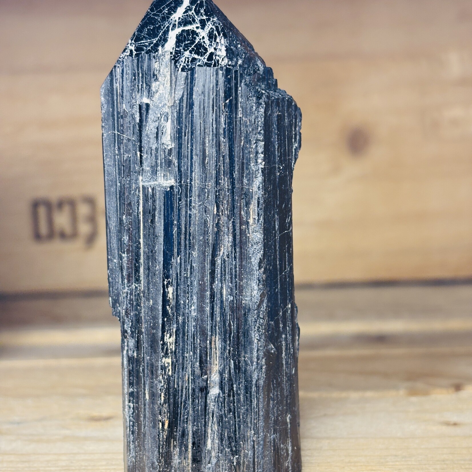 Tourmaline Noire Brute – Cristal Protecteur – Ancrage & Bouclier Énergétique