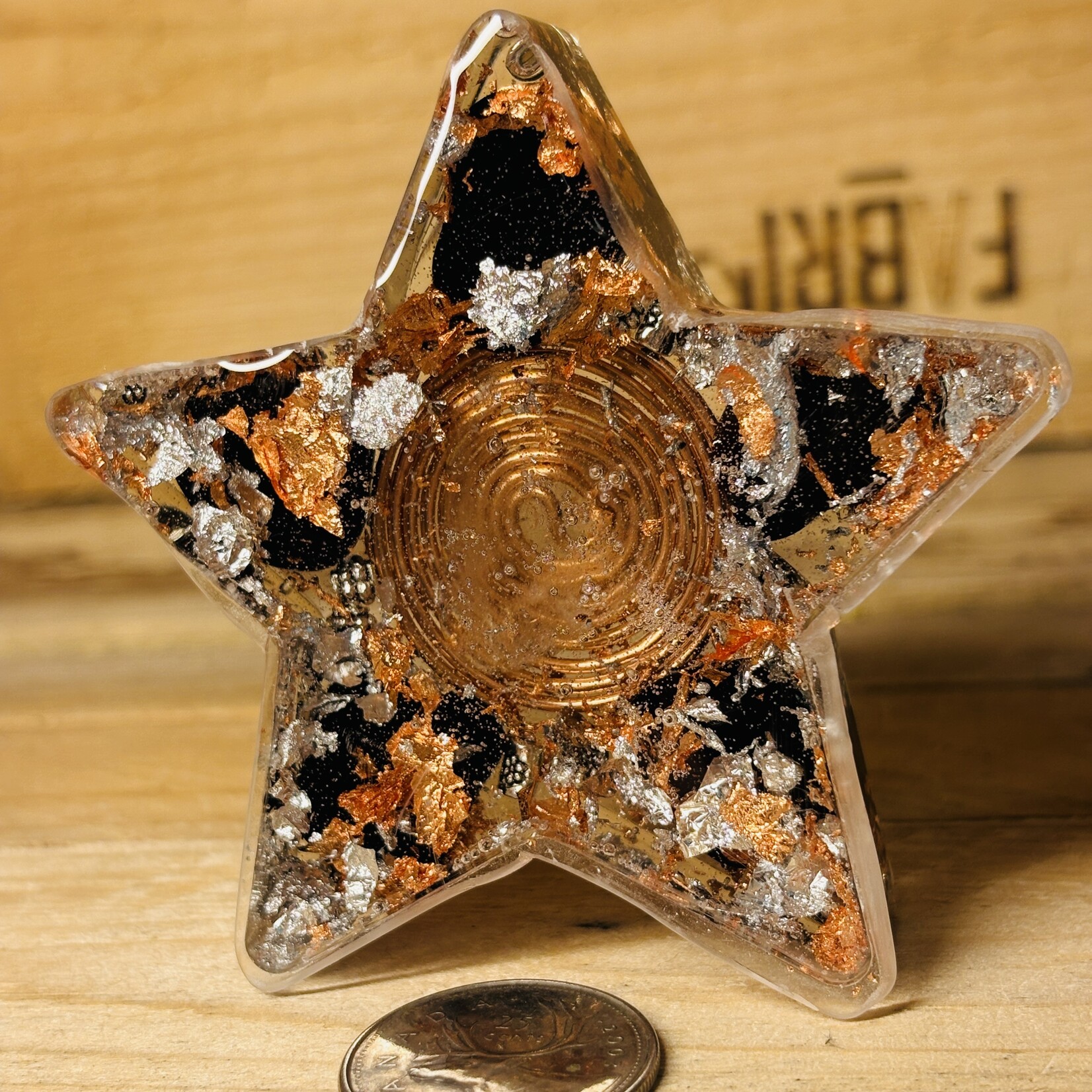 Orgonite Étoile – Quartz, Tourmaline Noire et Spirale de Cuivre