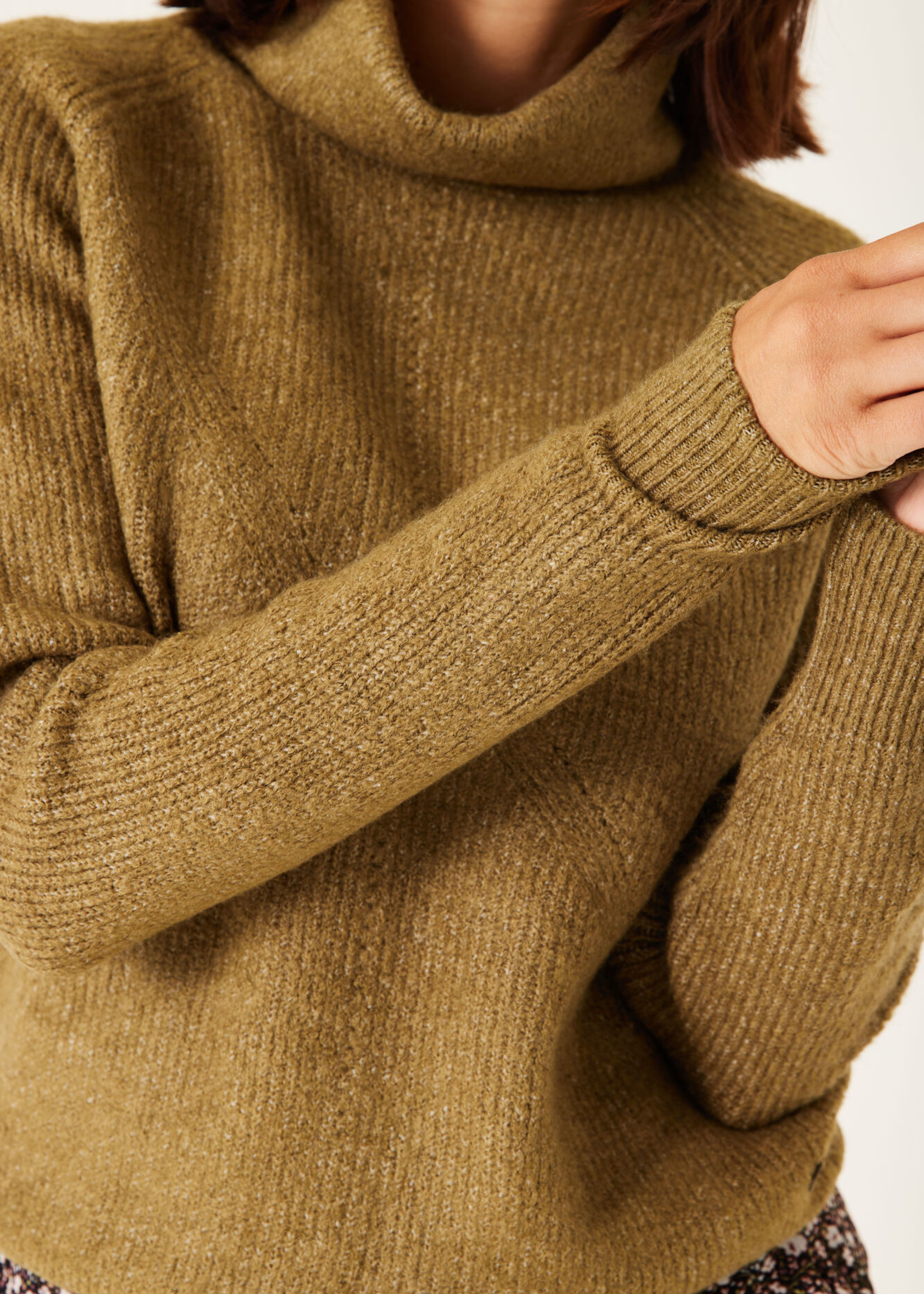 Garcia Olive Knit Turtleneck Sweater
