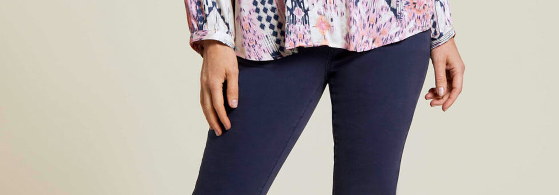 Pull-on Navy Slim Leg Pant