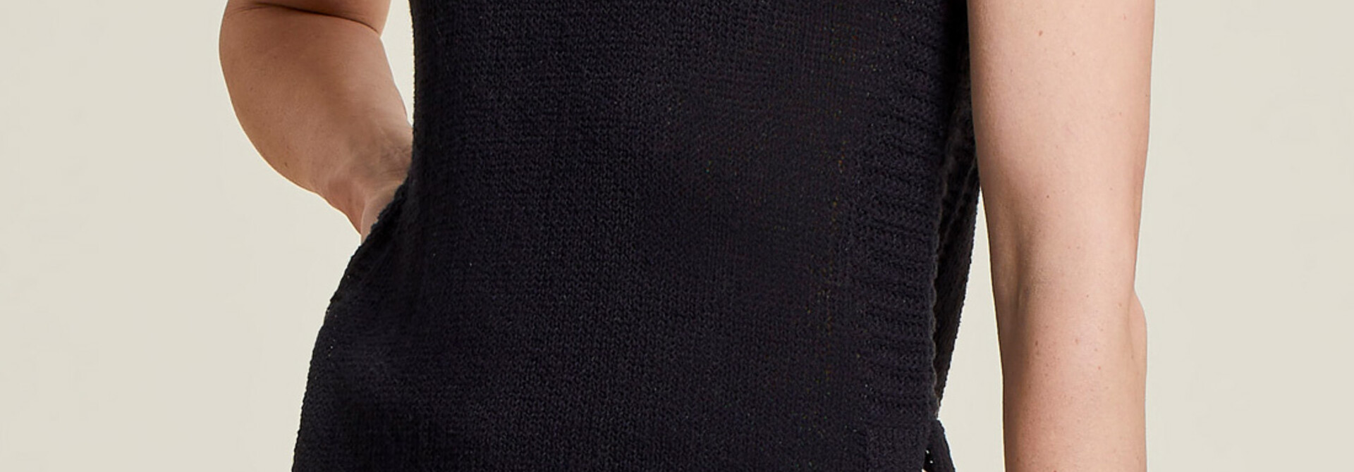 Black Sleeveless Knit Top