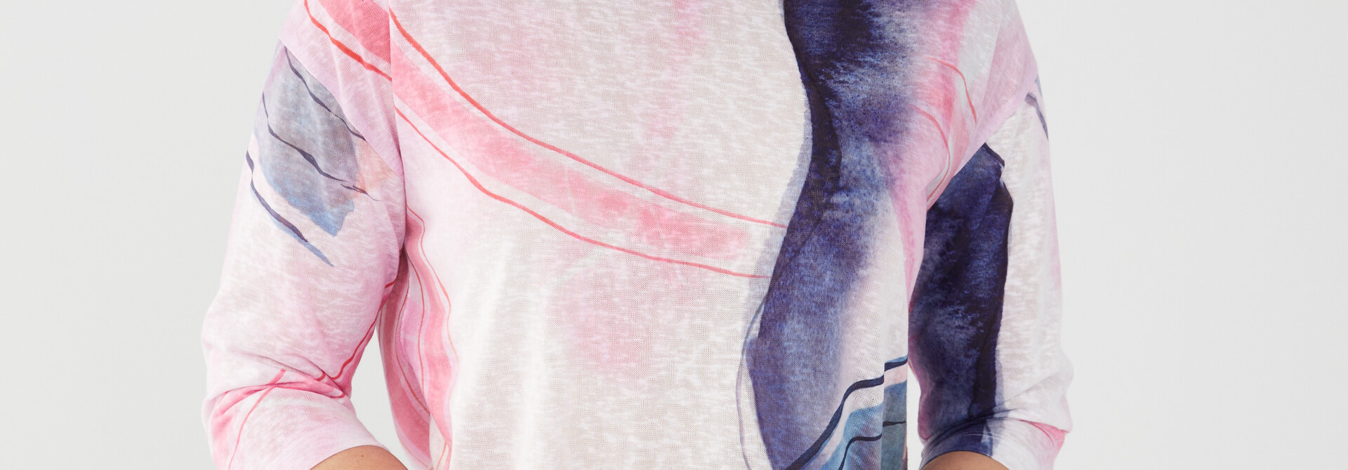 Round Neck 3/4 Sleeve Top