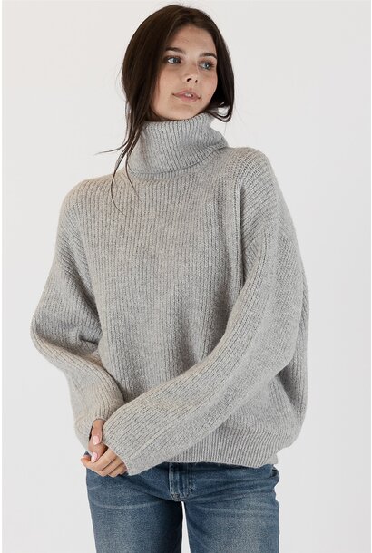 Lyla + Luxe Sahar Turtleneck Sweater