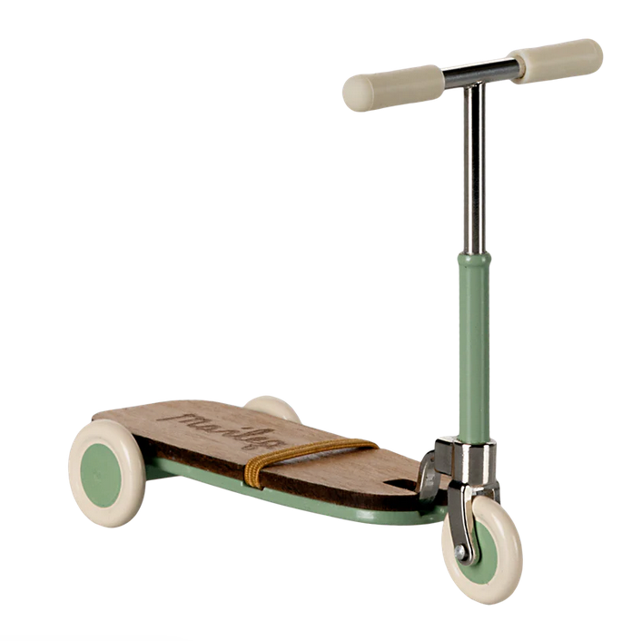 Maileg maileg mouse kickboard