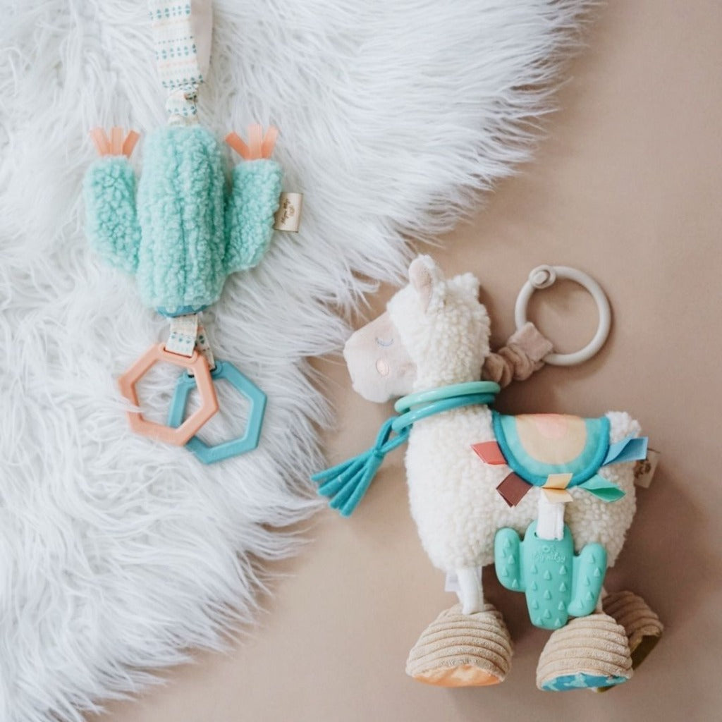 Itzy ritzy itzy ritzy link & love llama plush with teether