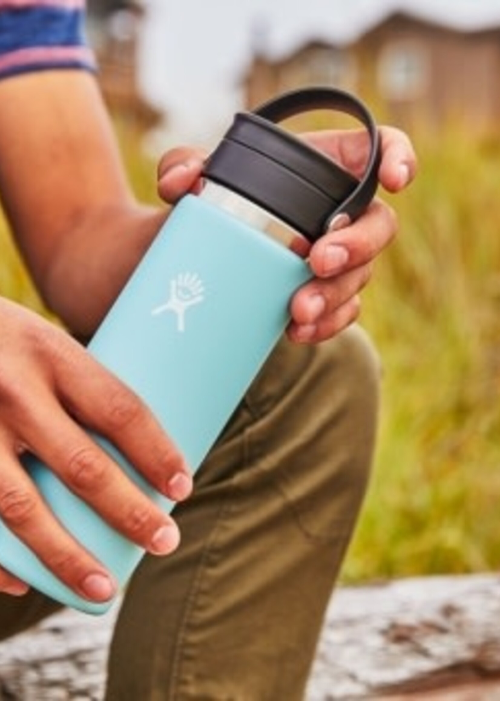 Hydro Flask North America and Distributors HYDROFLASK 20OZ WIDE FLEX SIP  LID INDIGO