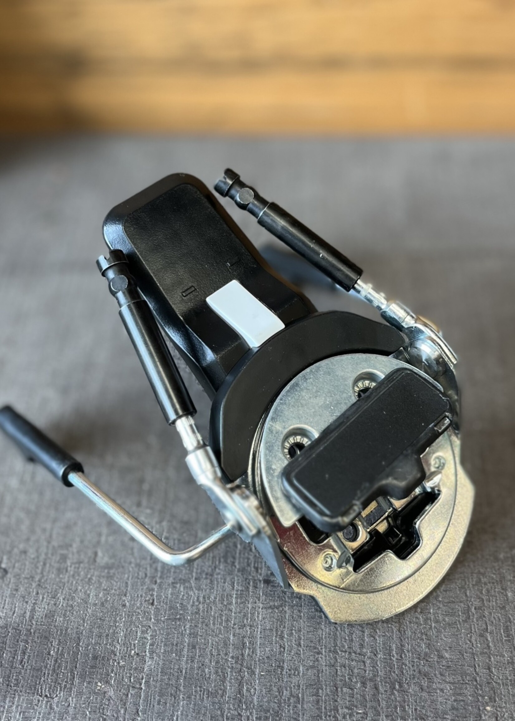 Dynastar Look PIVOT B 115 (100-115mm) Alpine Binding Brake (A)