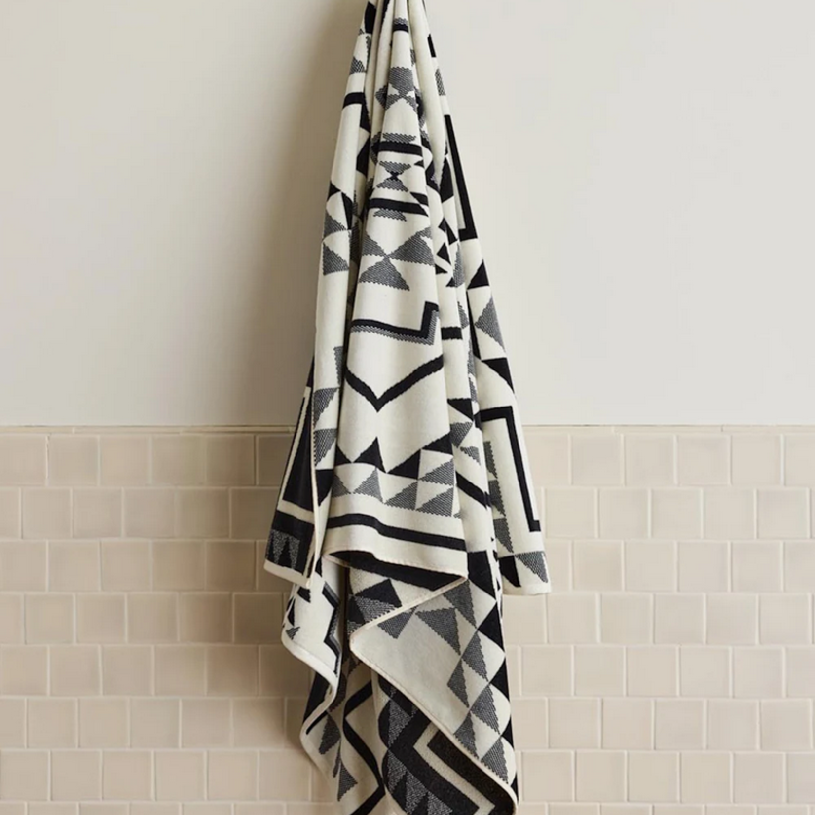 Pendleton Pendleton Oversized Jacquard Spa Towel Oxbow