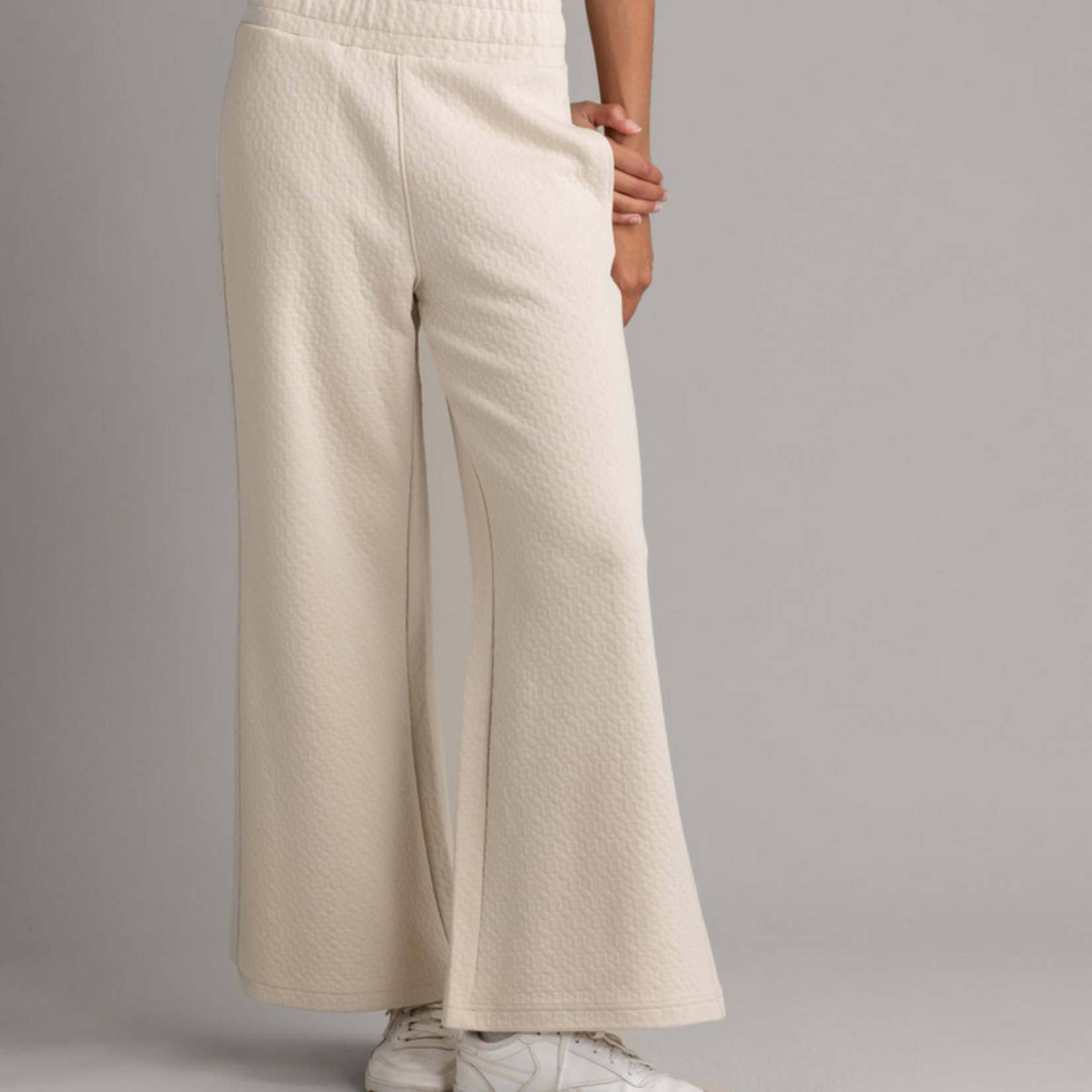 LIV Outdoors LIV Kaya Quilted Wide Leg Pant (W)