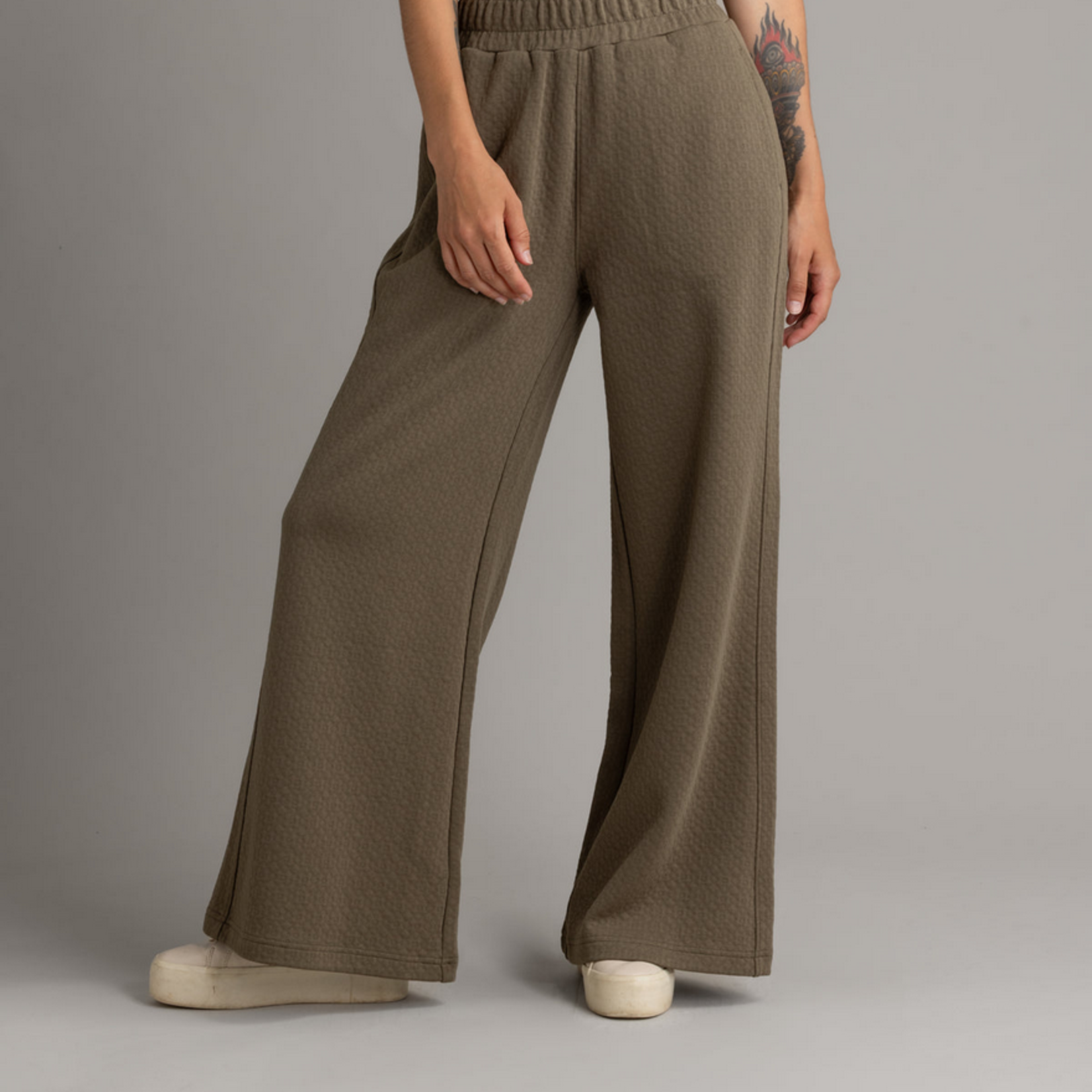LIV Outdoors LIV Kaya Quilted Wide Leg Pant (W)